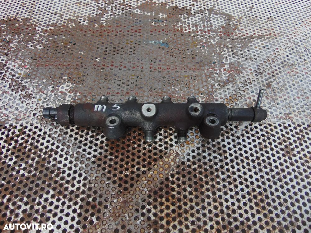 Rampa injectoare Mazda 5 2.0 rf7j mazda 6 mazda 3 2.0 rf7j - 2