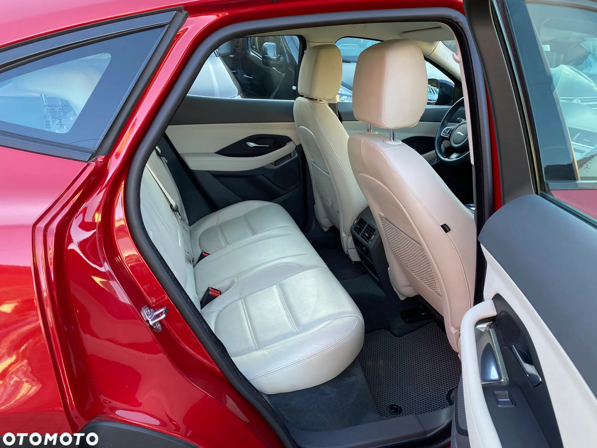 Jaguar E-Pace 2.0 i4D AWD R-Dynamic S - 11