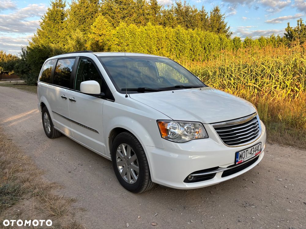 Chrysler Town & Country 3.6 Limited - 10