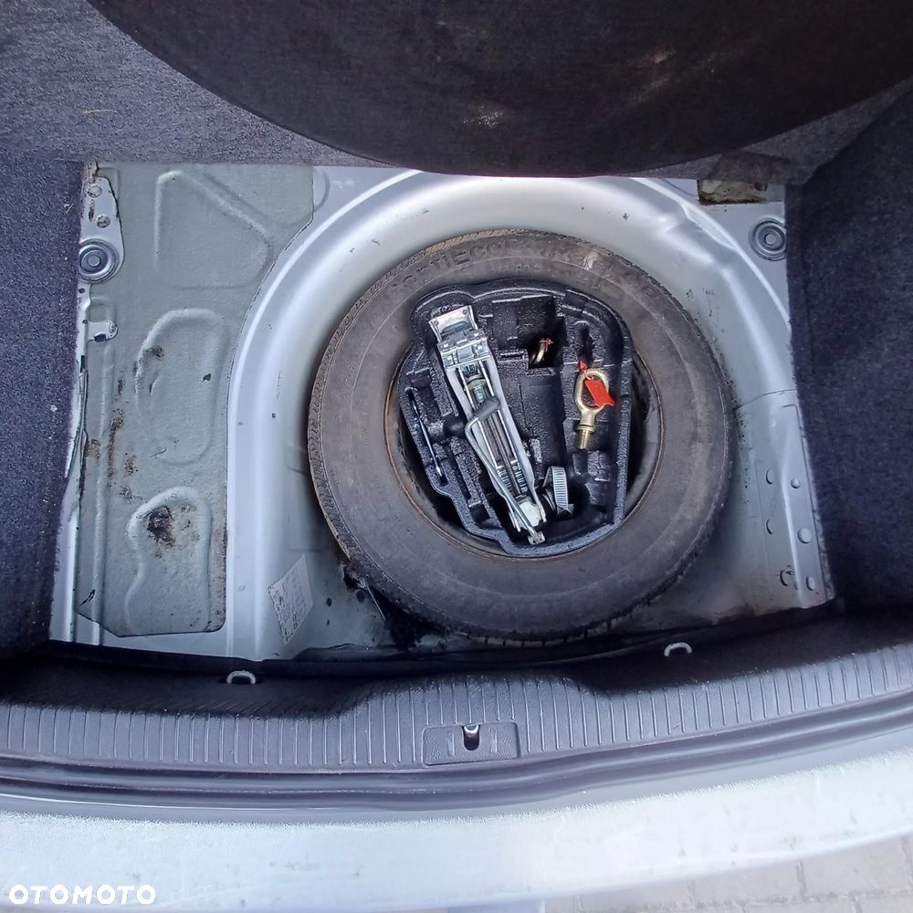 Volkswagen Golf 1.6 - 25