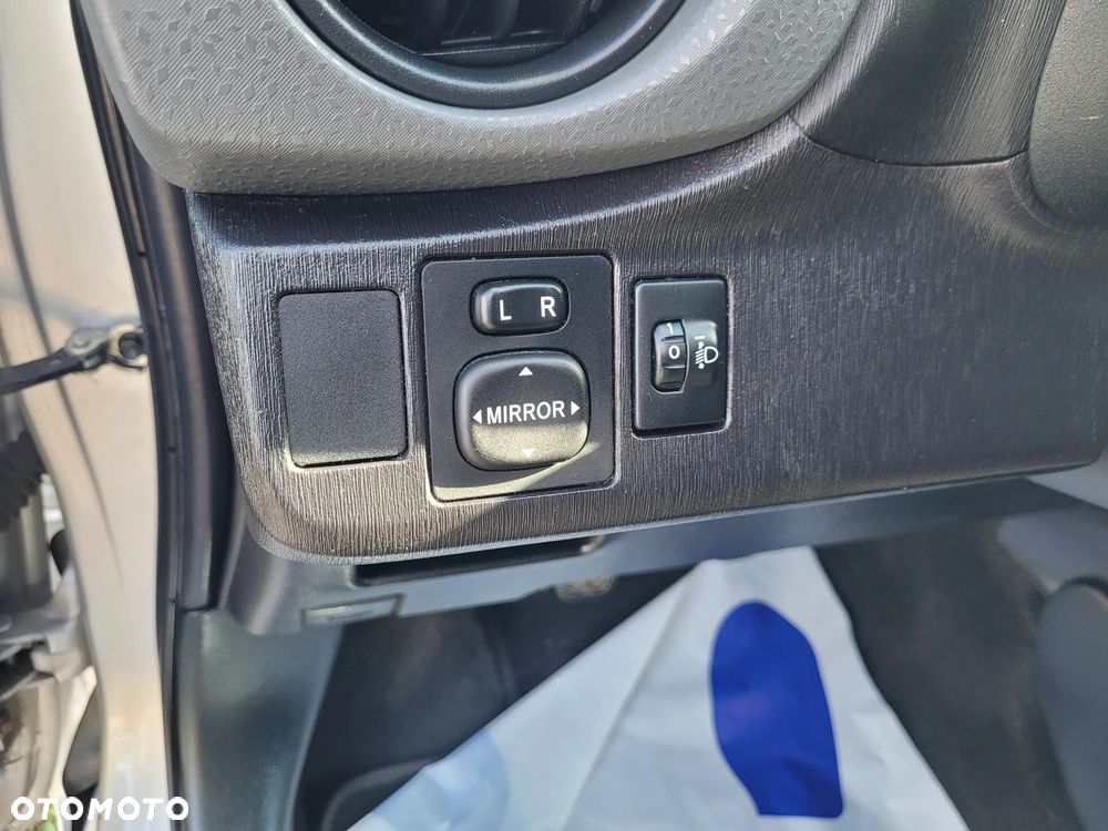 Toyota Yaris 1.0 VVT-i Cool - 29