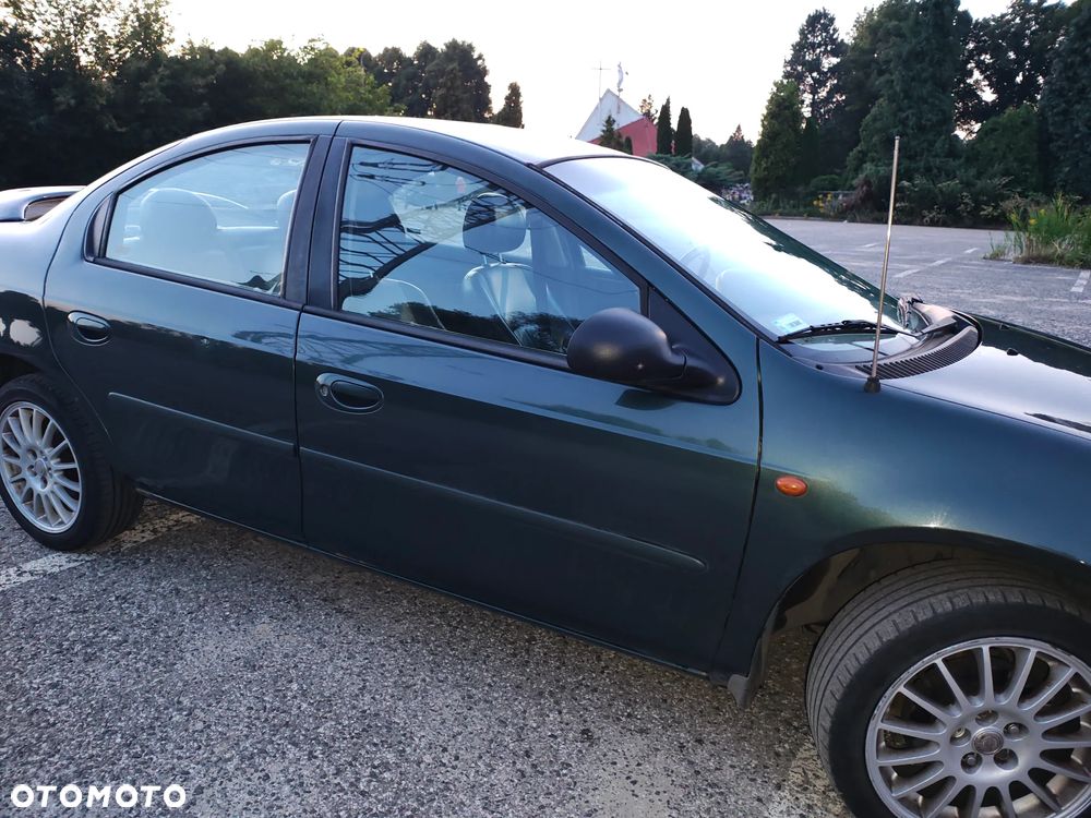 Chrysler Neon - 6