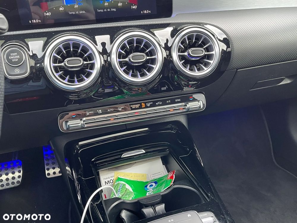 Mercedes-Benz Klasa A 35 AMG 4-Matic 7G-DCT - 38