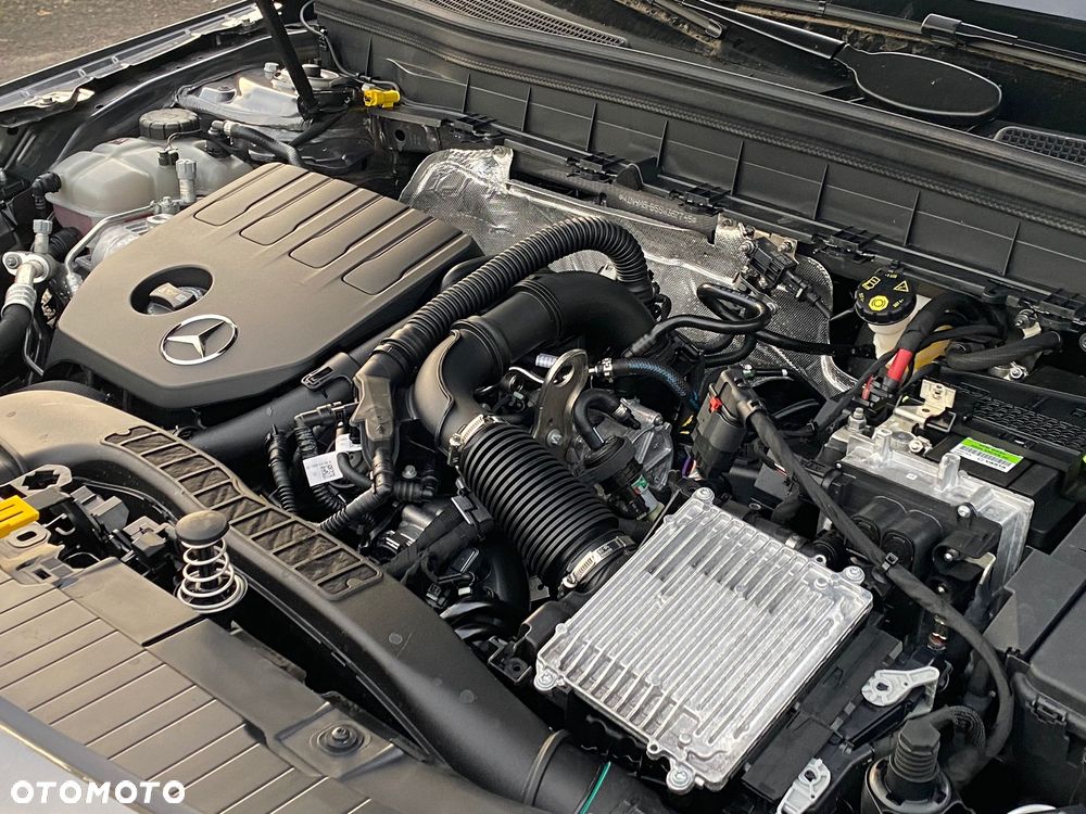 Mercedes-Benz GLB 200 AMG Line 7G-DCT - 7