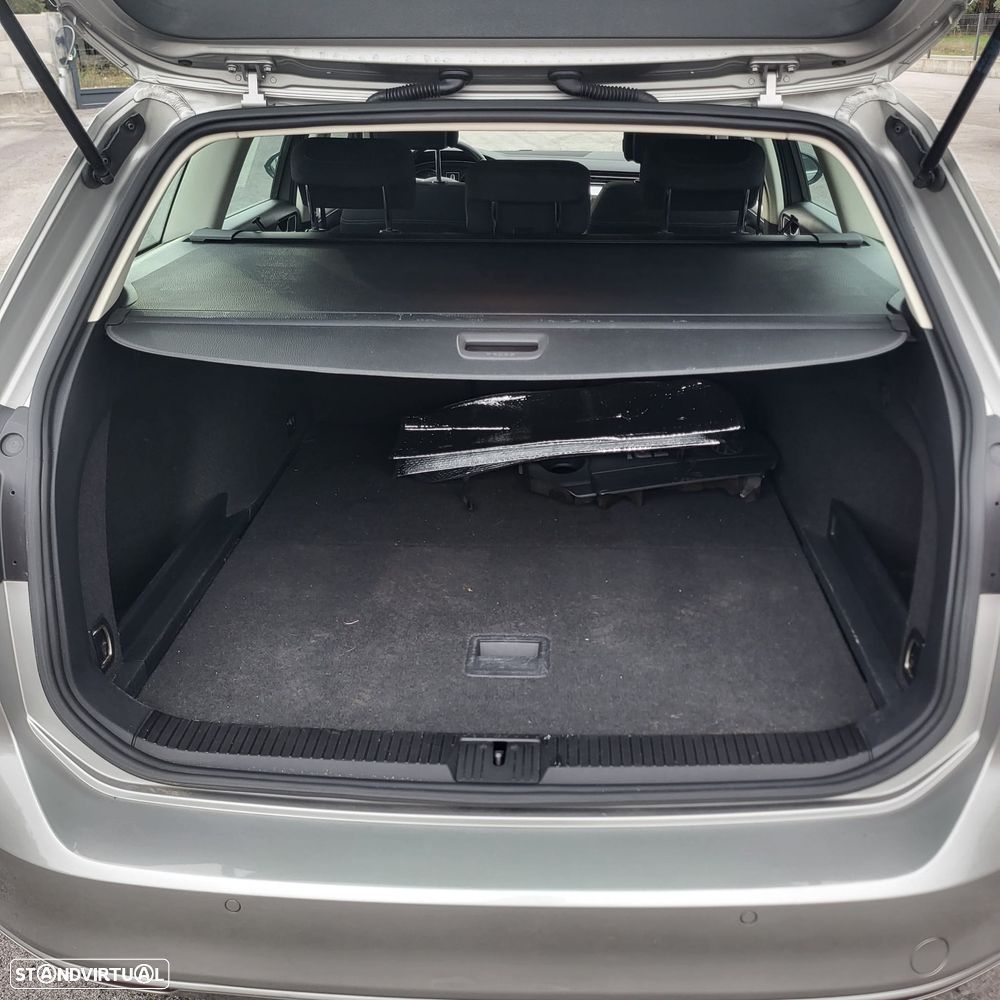 VW Passat Variant 1.6 TDI BlueMotion - 41