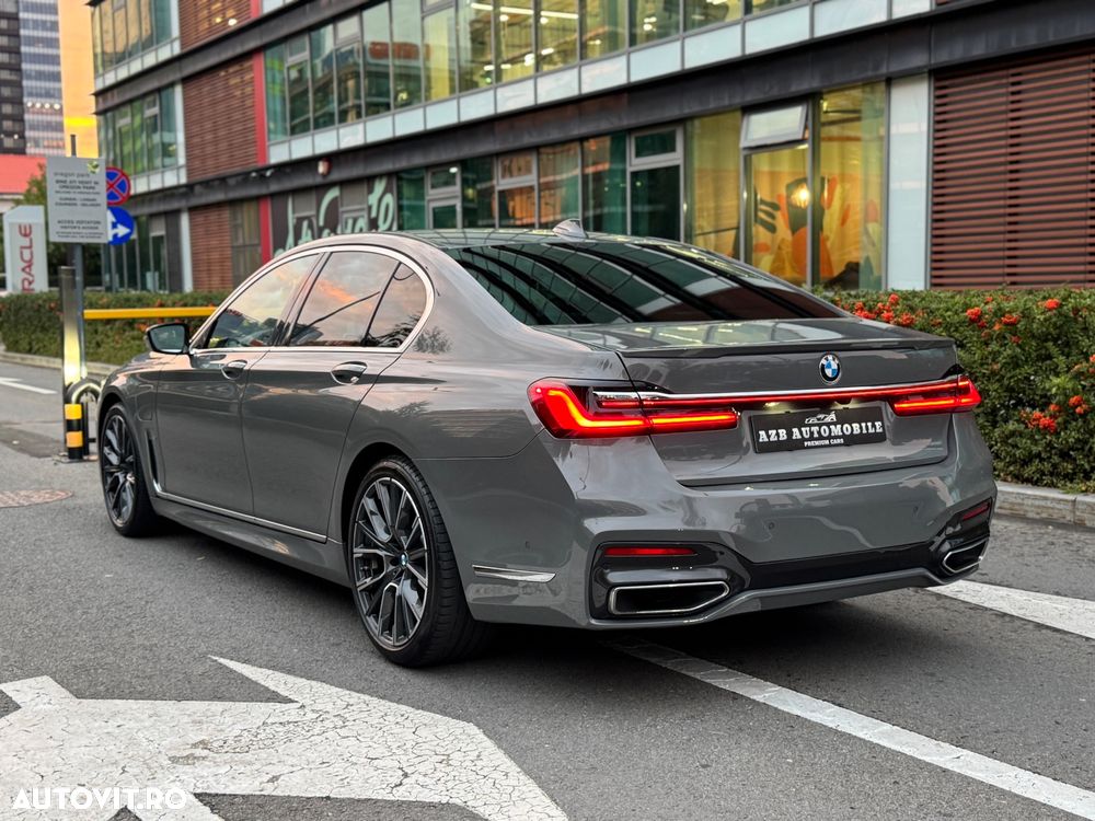 BMW Seria 7 745e - 19