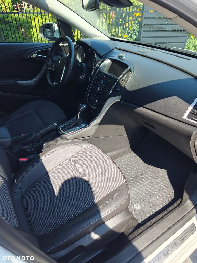 Opel Astra 2.0 CDTI Cosmo - 11