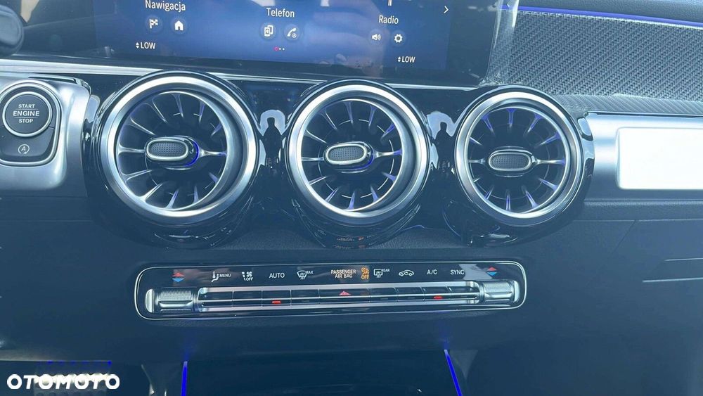 Mercedes-Benz GLB 200 AMG Line 7G-DCT - 14