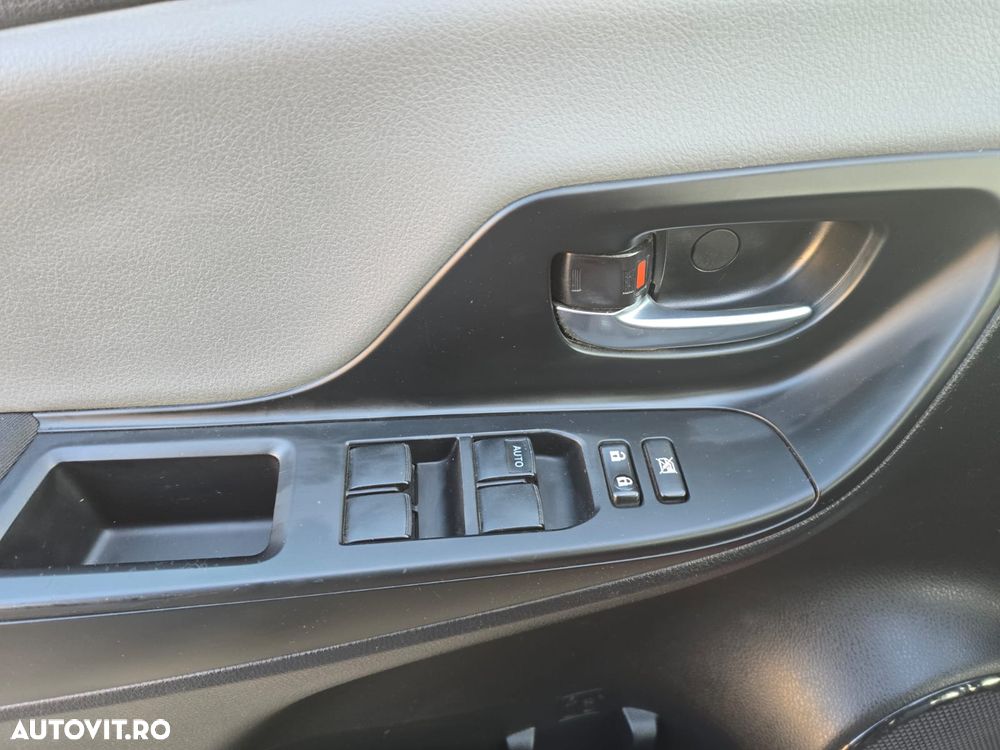 Toyota Yaris 1.5 VVT-i HSD Active - 14