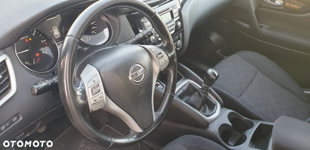 Nissan Qashqai 1.5 dCi DPF 360 - 15