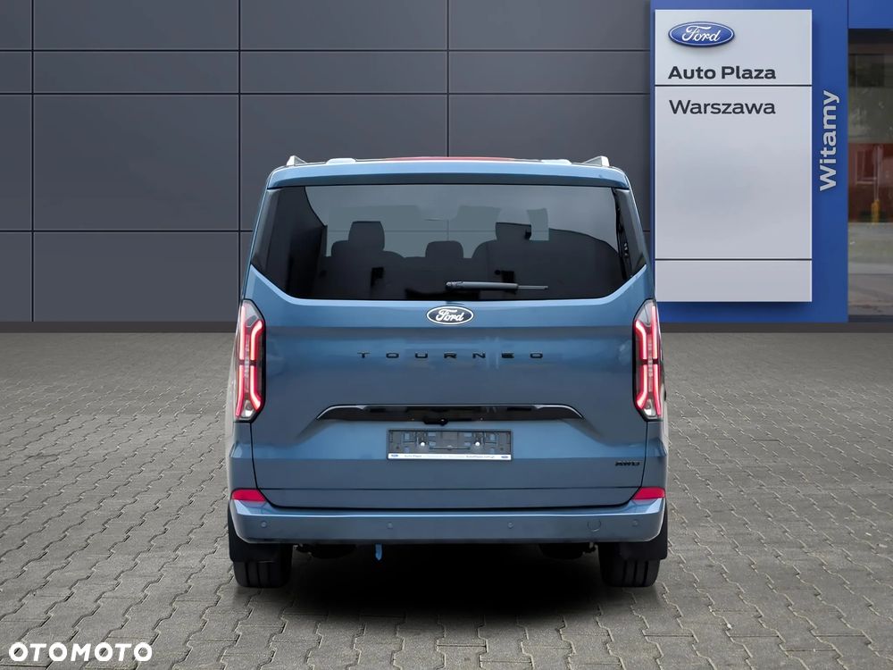 Ford Tourneo Custom - 4