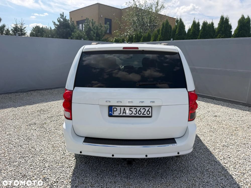 Dodge Caravan - 10