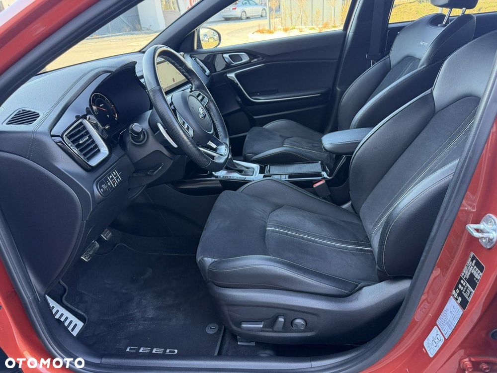 Kia Ceed 1.6 CRDi (48V Mild-Hybrid) DCT7 GT Line - 17