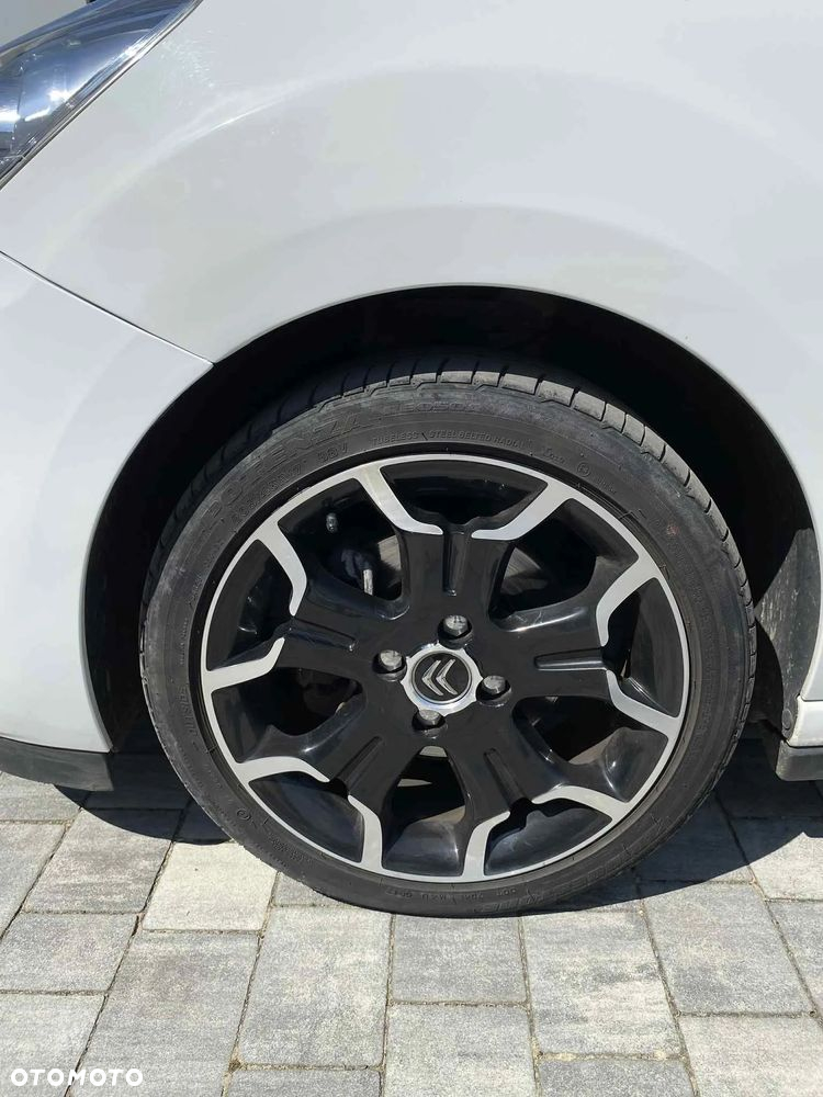 Citroën DS3 1.6 THP SportChic - 5