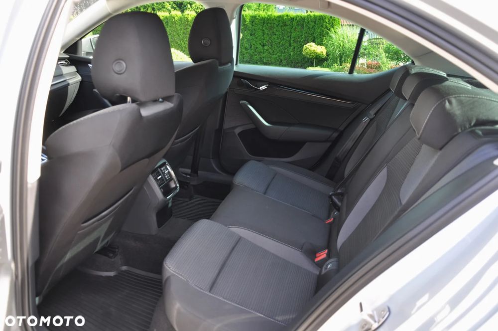 Skoda Octavia 2.0 TDI Ambition DSG - 14