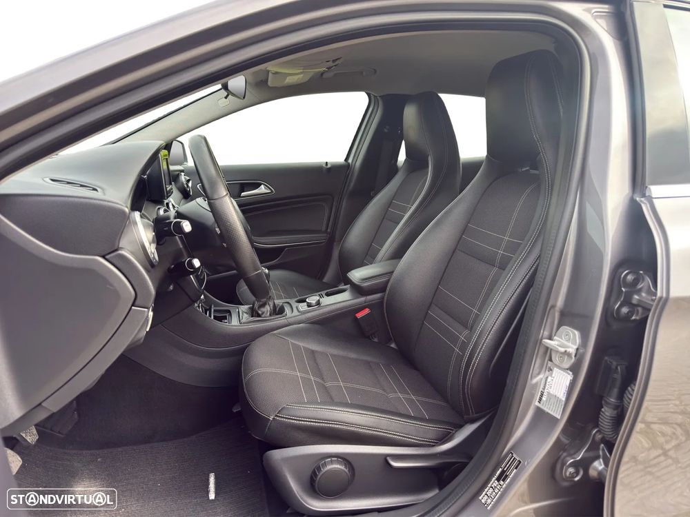 Mercedes-Benz GLA 180 CDI Urban - 12