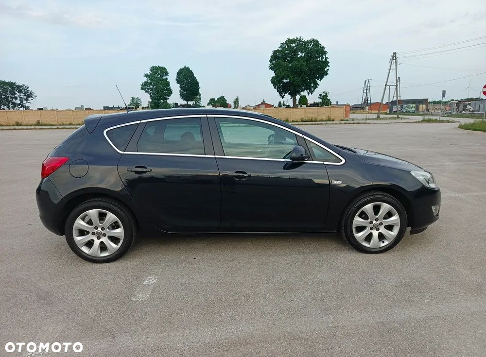 Opel Astra 1.4 Turbo 150 Jahre - 6