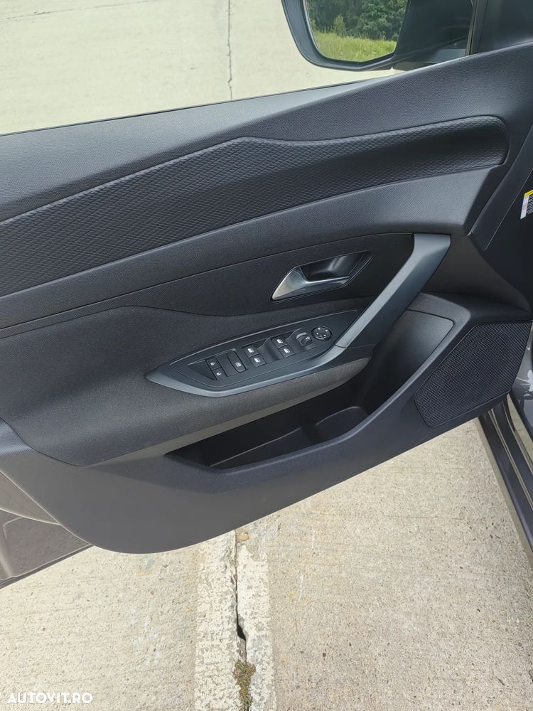 Peugeot 308 BlueHDi 130 EAT8 Allure - 17