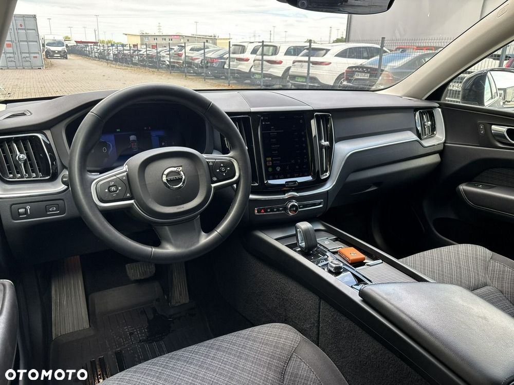 Volvo XC 60 B5 B AWD Momentum Pro - 12