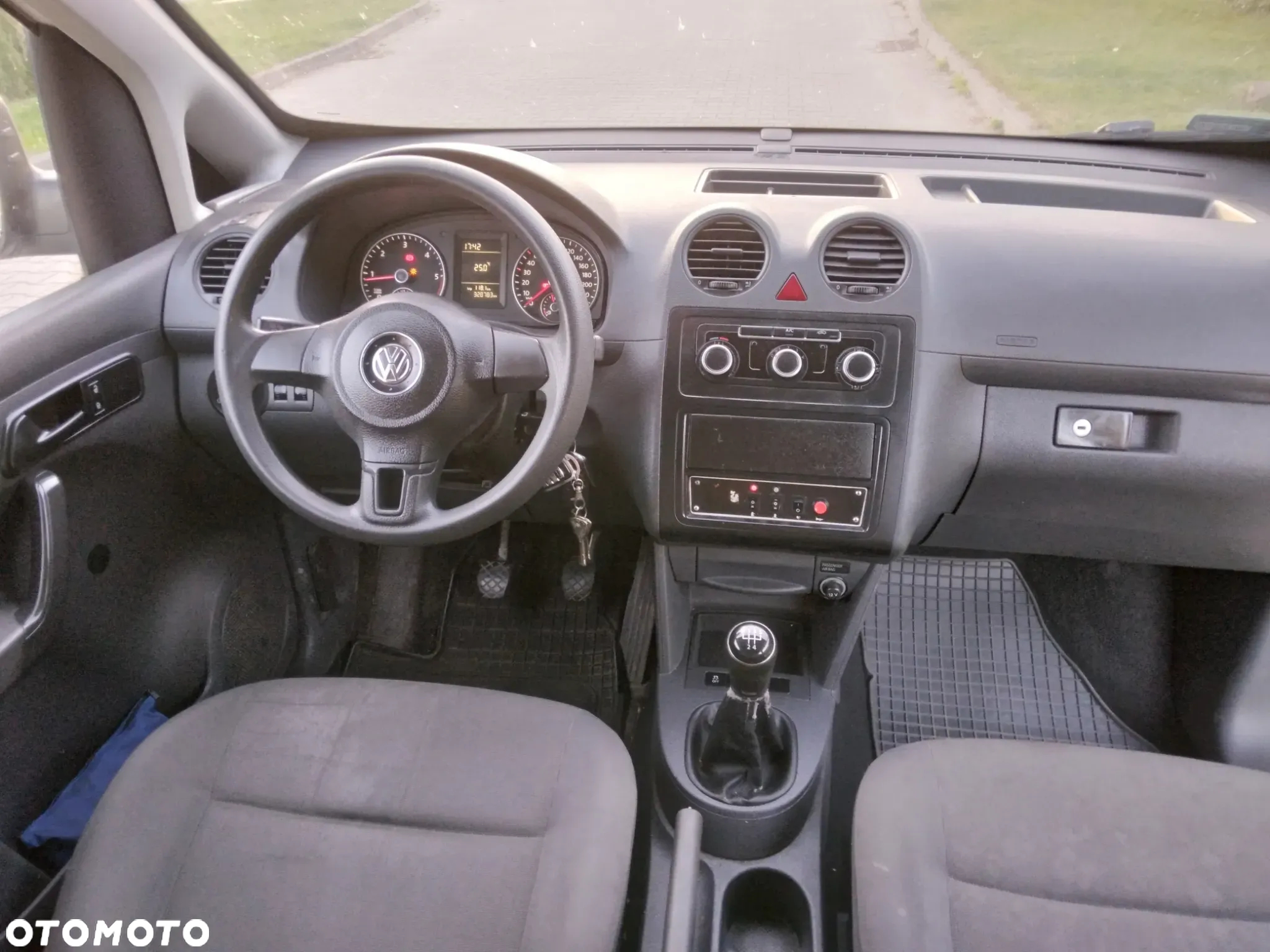 Volkswagen Caddy - 10