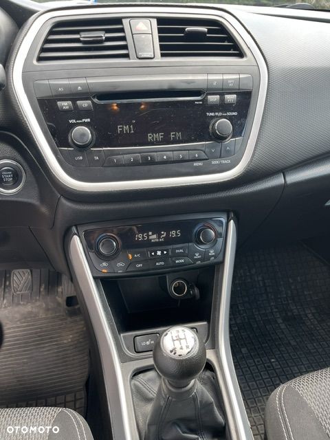 Suzuki SX4 1.6 Premium - 24