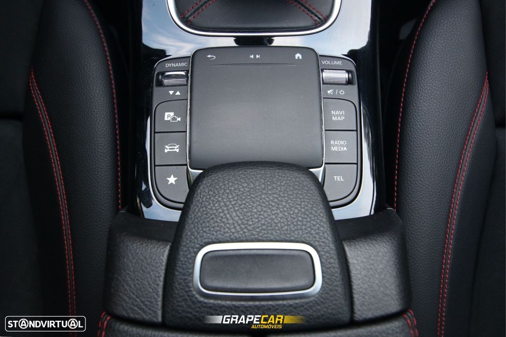 Mercedes-Benz A 180 d AMG Line - 19