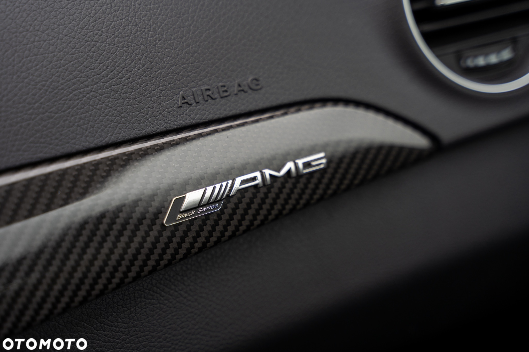 Mercedes-Benz Klasa C 63 AMG - 37