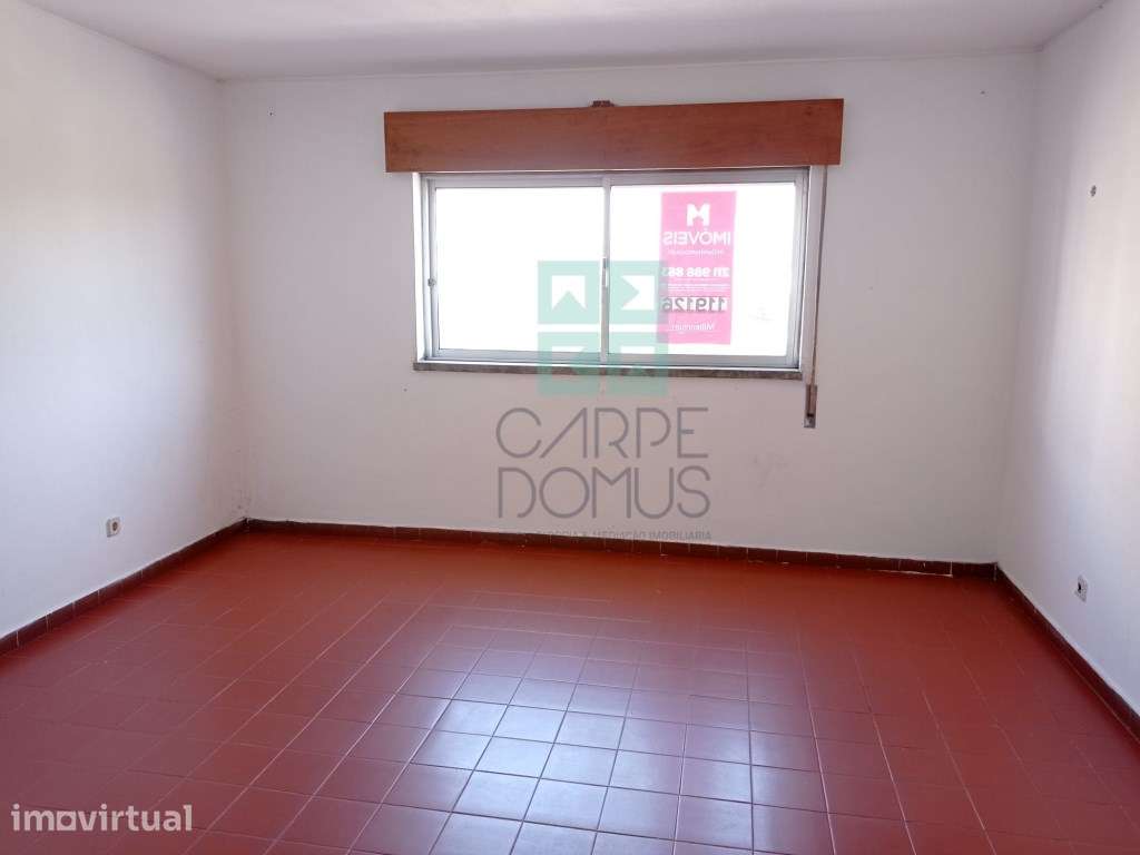 Apartamento T3, para renovação, em Casal de Cambra - Sintra - Grande imagem: 2/21