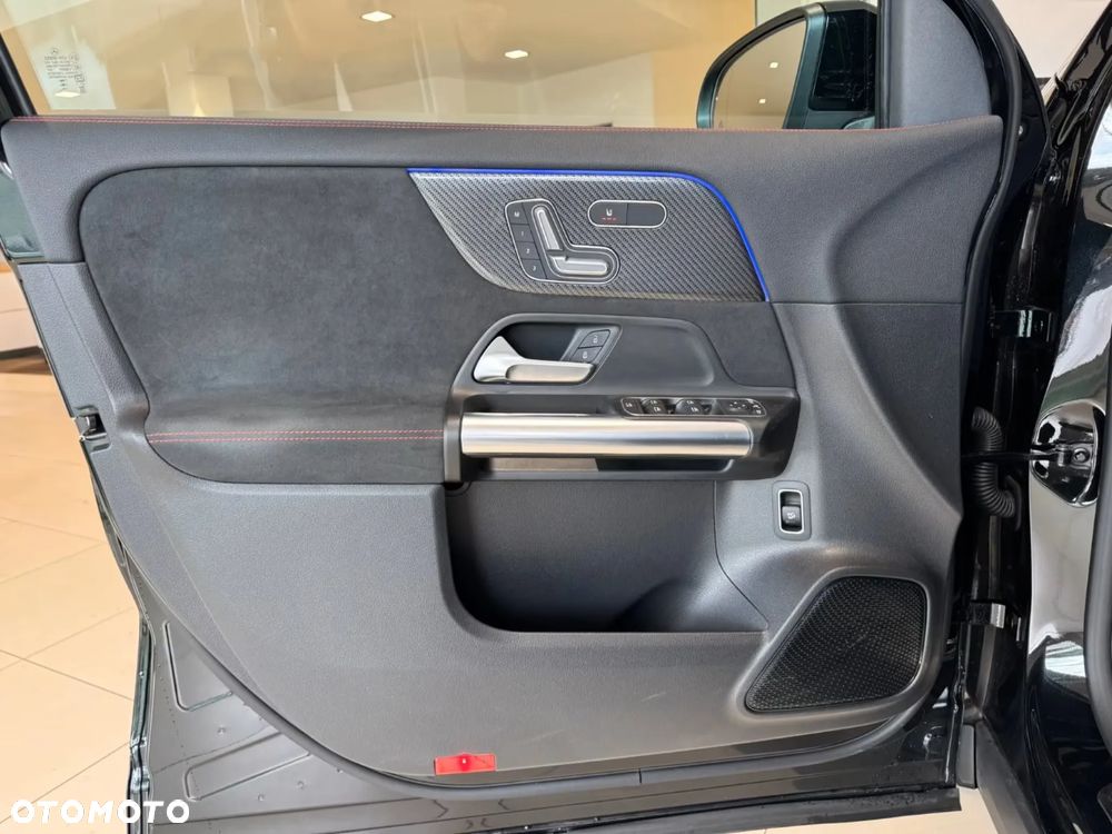 Mercedes-Benz GLA 220 mHEV 4-Matic AMG Line 8G-DCT - 13