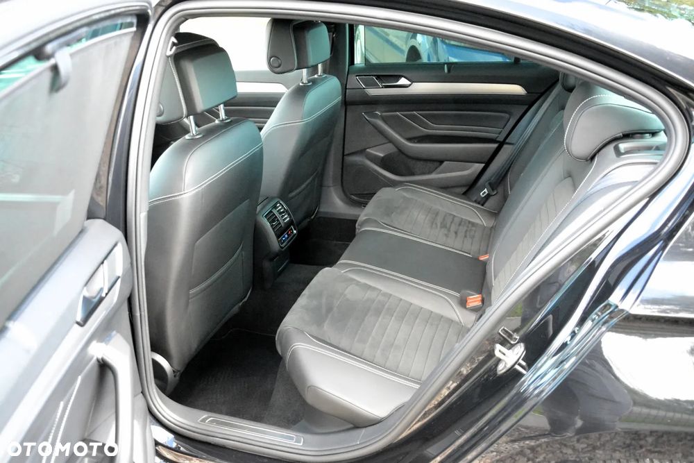 Volkswagen Passat - 36