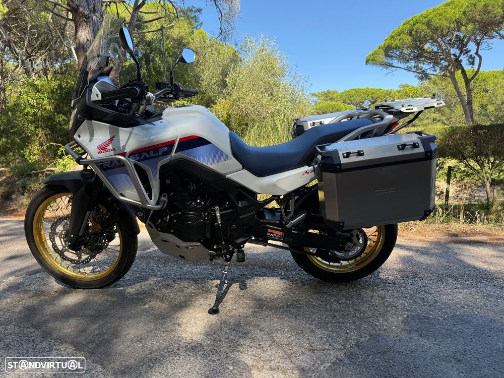 Honda Transalp 750 - 34