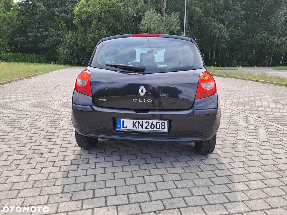 Renault Clio 1.2 16V 75 Dynamique - 8