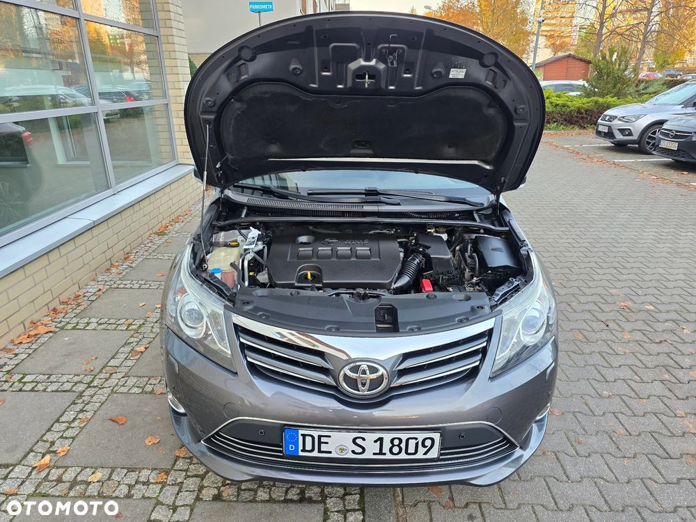Toyota Avensis 1.8 Premium - 13