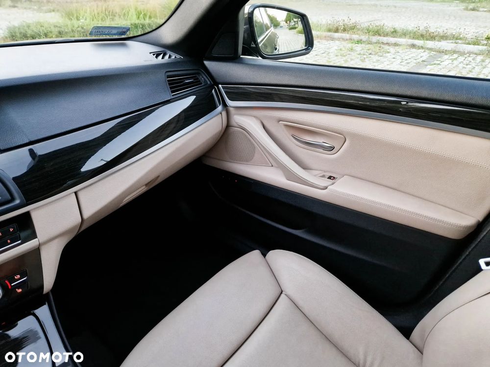 BMW Seria 5 M550d xDrive - 14