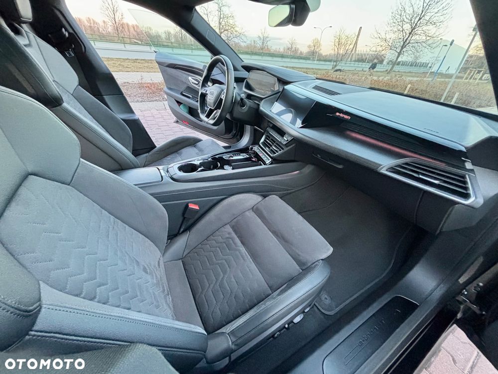Audi e-tron - 11