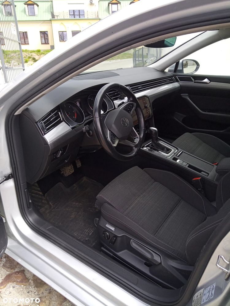 Volkswagen Passat 2.0 TDI SCR DSG Business - 8