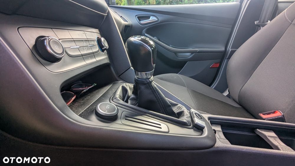 Ford Focus 1.6 Trend - 12
