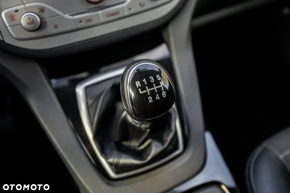 Ford Kuga 2.0 TDCi 4x4 Titanium - 28