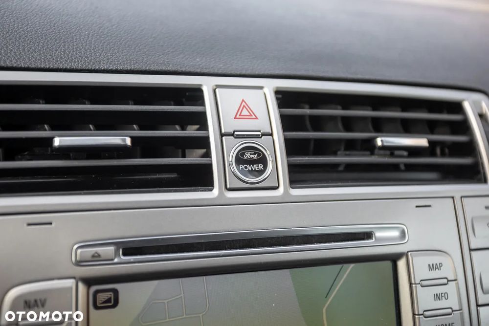 Ford Kuga 2.0 TDCi 4x4 Titanium - 33