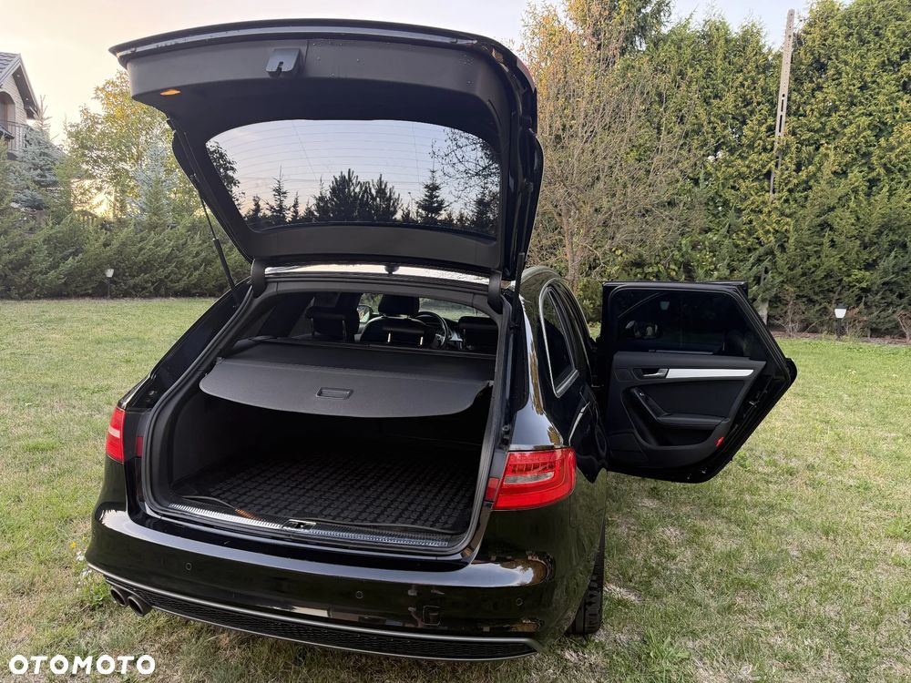 Audi A4 Avant 2.0 TDI DPF clean diesel multitronic S line Sportpaket - 11
