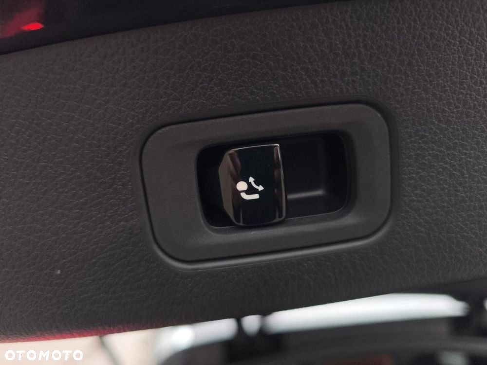 Mercedes-Benz GLC - 26