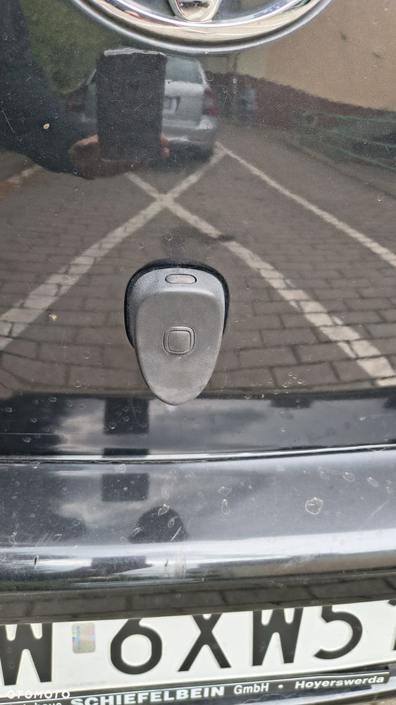 Toyota Yaris 1.3 - 10