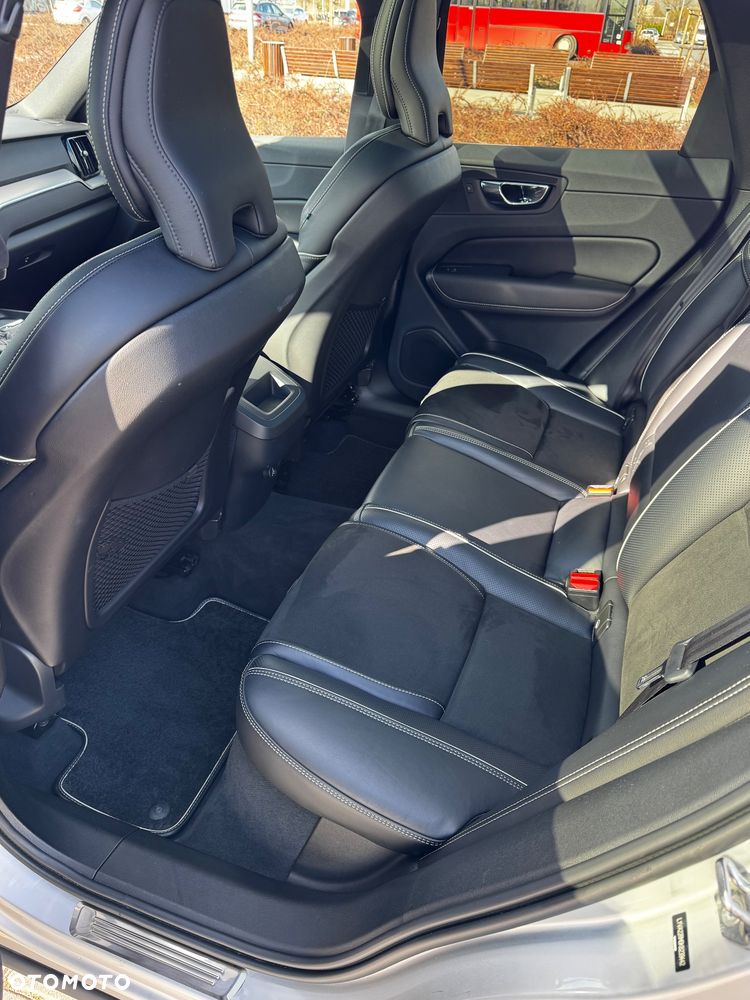 Volvo XC 60 T6 AWD R-Design - 19