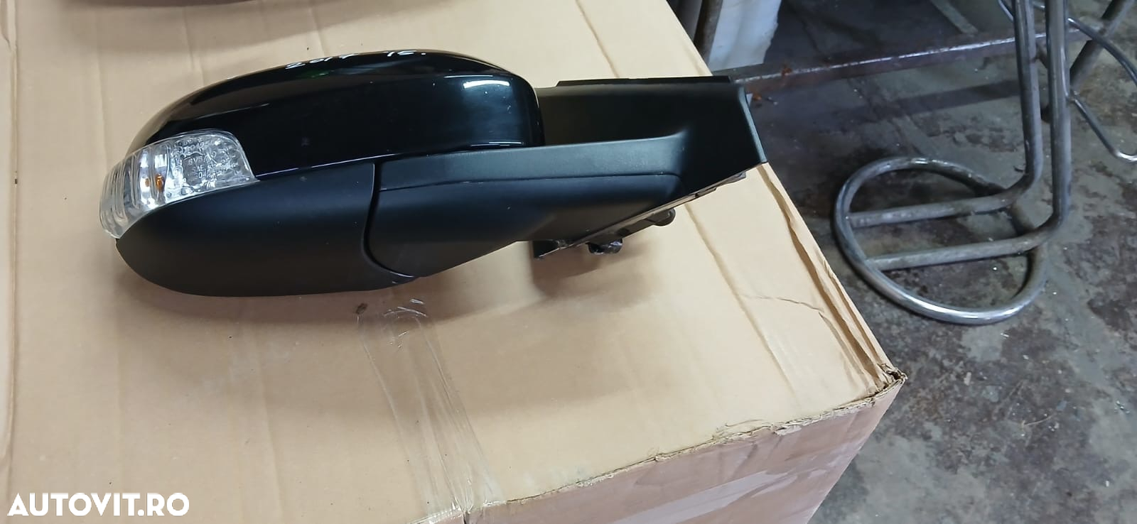 Oglinda usa VOLVO V40 an 2017 , stanga sau dreapta, de pe masina cu volan pe stanga - 3