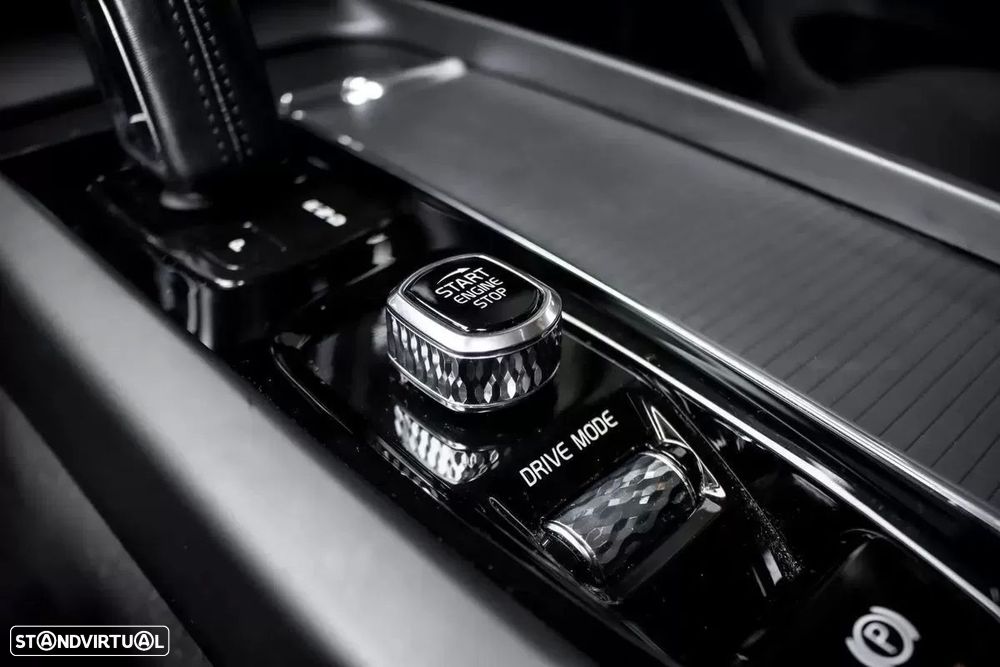 Volvo XC 60 2.0 T6 PHEV Inscription AWD - 22