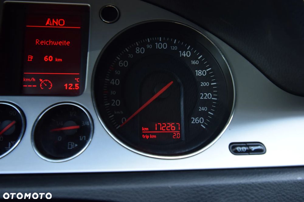 Volkswagen Passat 2.0 TDI 4Motion Individual - 23