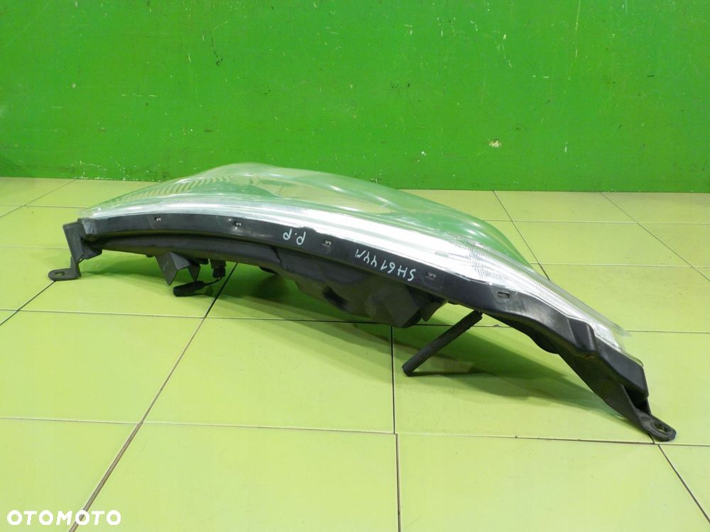 NISSAN JUKE F15 I 1.5 DCI 11r 5D lampa prawa przod - 3