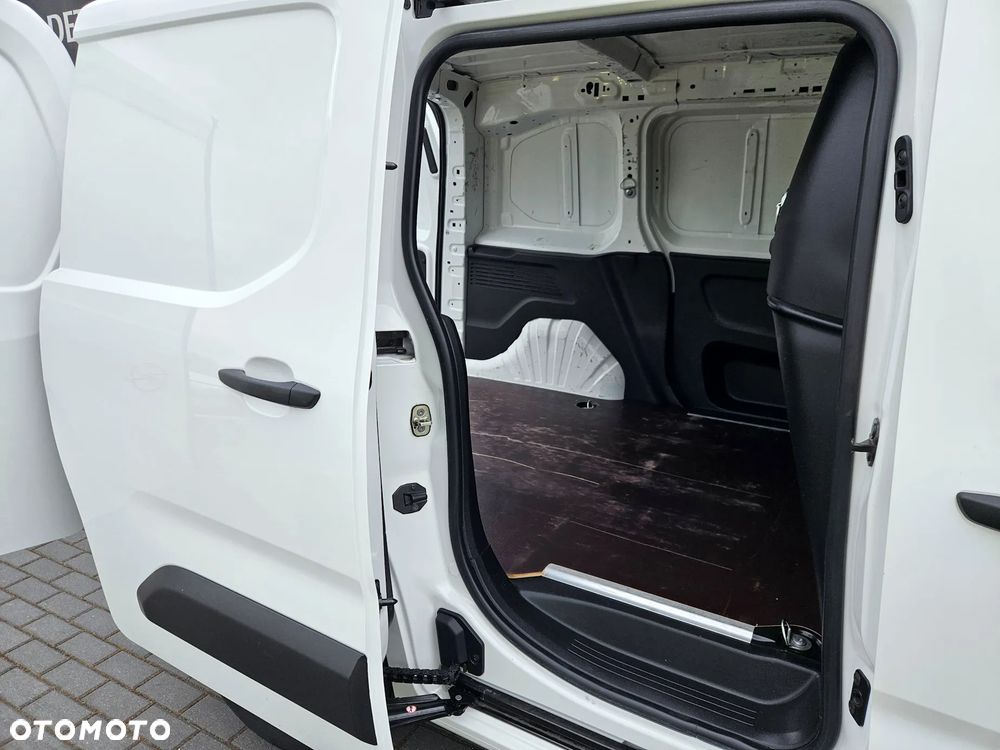 Opel COMBO 1.5 TURBO D 102KM - 23