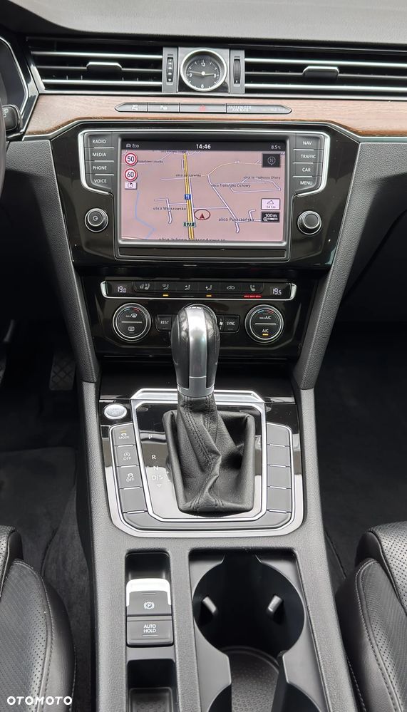 Volkswagen Passat 2.0 TSI (BlueMotion Technology) DSG Highline - 34