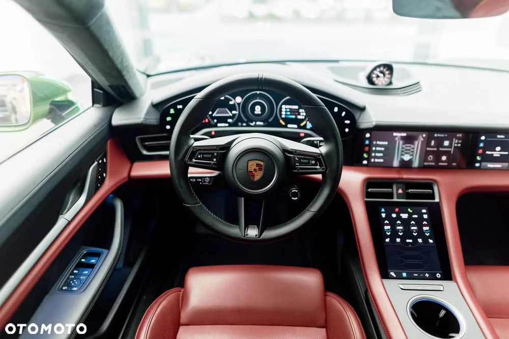 Porsche Taycan Turbo - 14